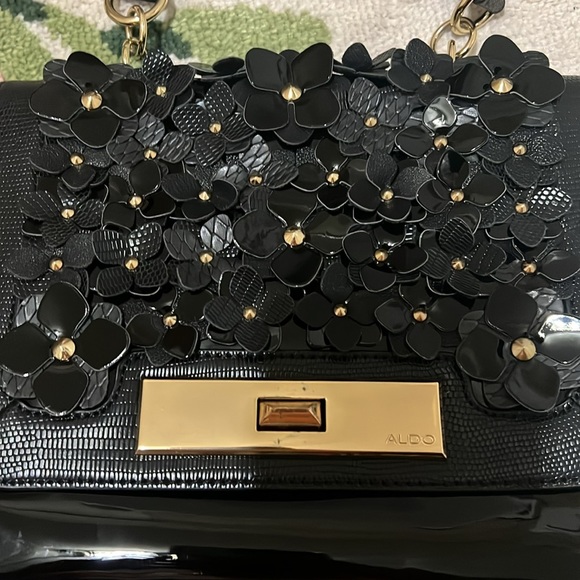 Also shiny leather purse - Picture 3 of 5